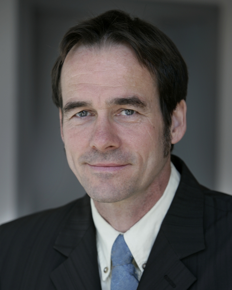 http://www.peterwahl.info/buero/Passbild.jpg